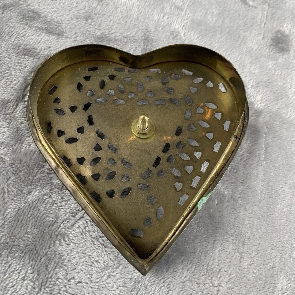 Vintage Brass Heart Shaped Trinket Box Lid Handle Patina For Potpourri Jewlery